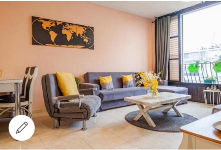 Bat Yam On The Beach Apartment Bagian luar foto