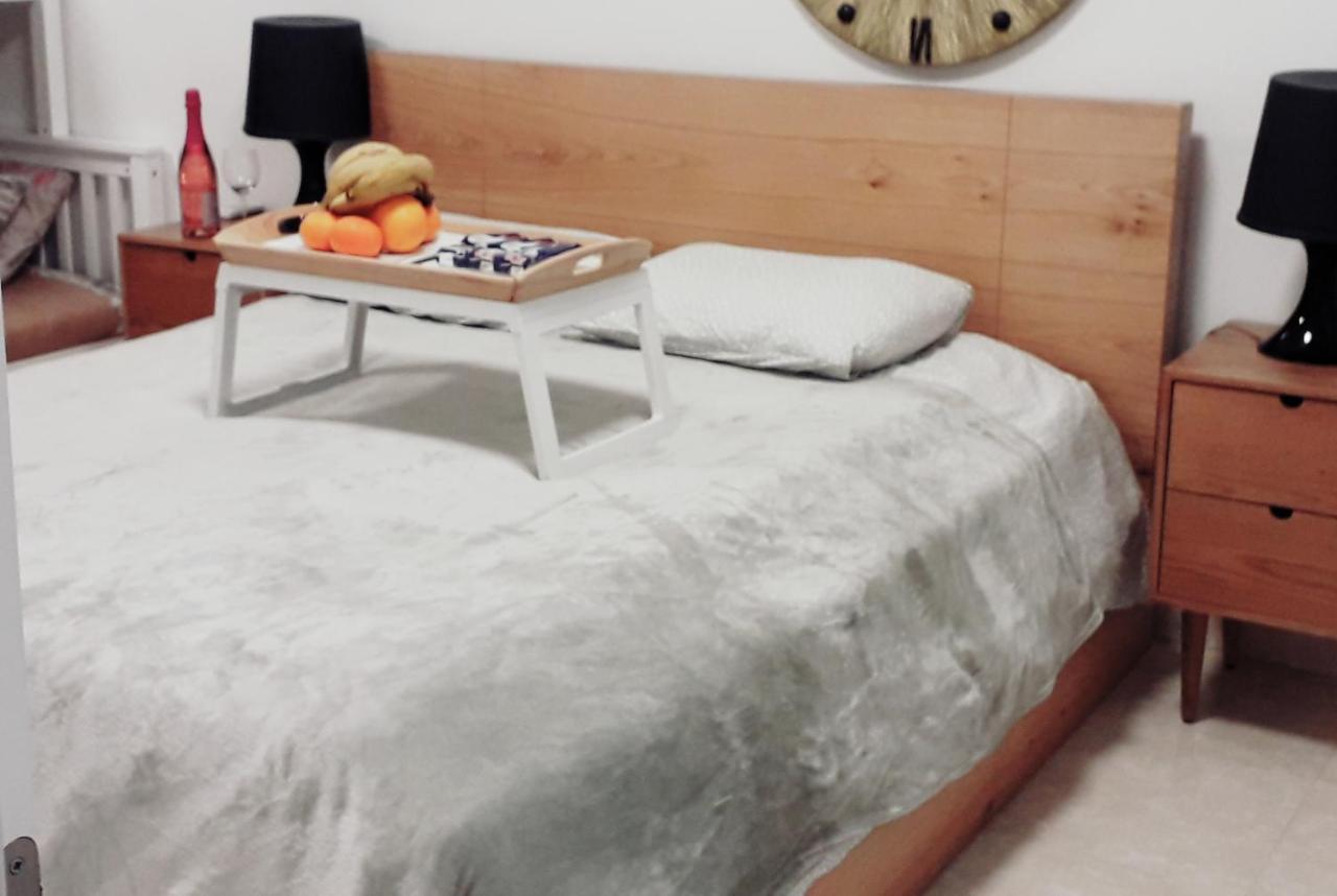 Bat Yam On The Beach Apartment Bagian luar foto