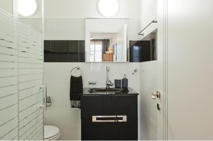 Bat Yam On The Beach Apartment Bagian luar foto