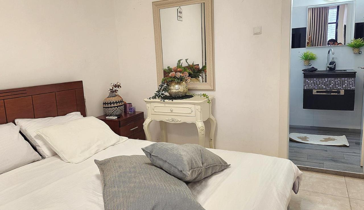 Bat Yam On The Beach Apartment Bagian luar foto