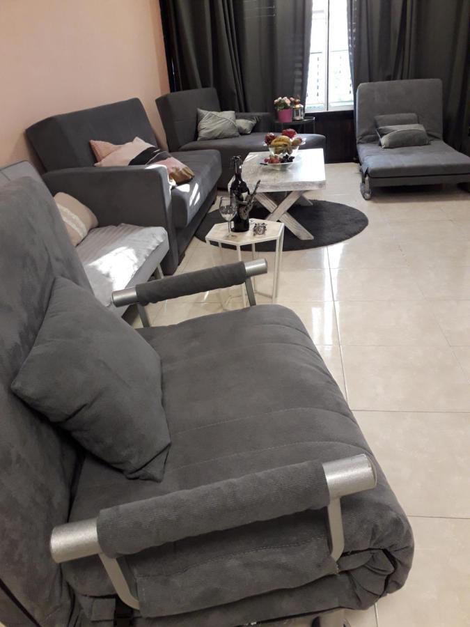 Bat Yam On The Beach Apartment Bagian luar foto